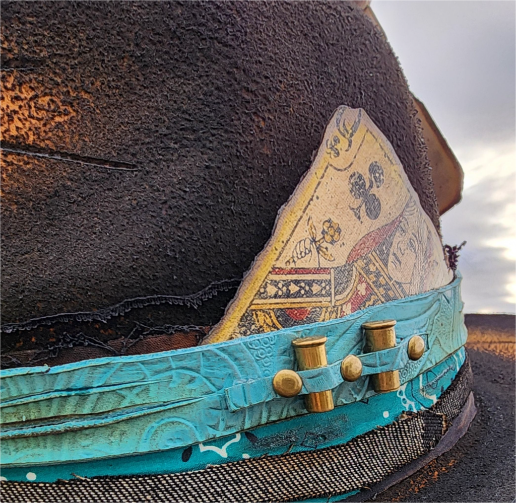 casual street style hat
statement hat look
trendy hat outfit